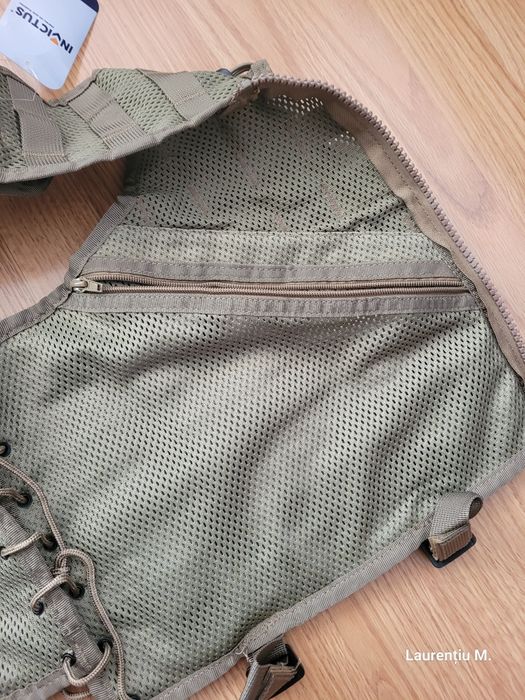 Vestă tactică multifuncțională