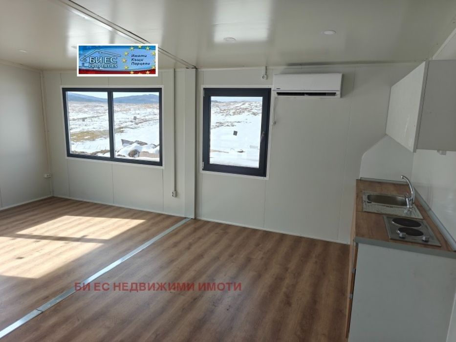 Къща в с. Рельово 68 m² и двор 4000 м²