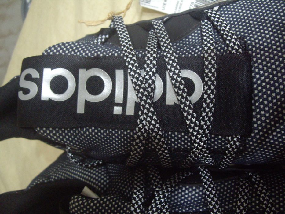 Чисто нови маратонки