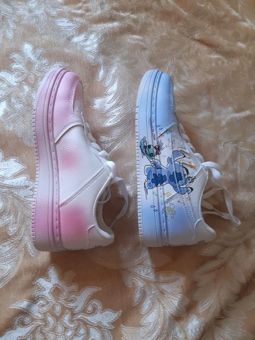 Продам женские кроссовки Warrior