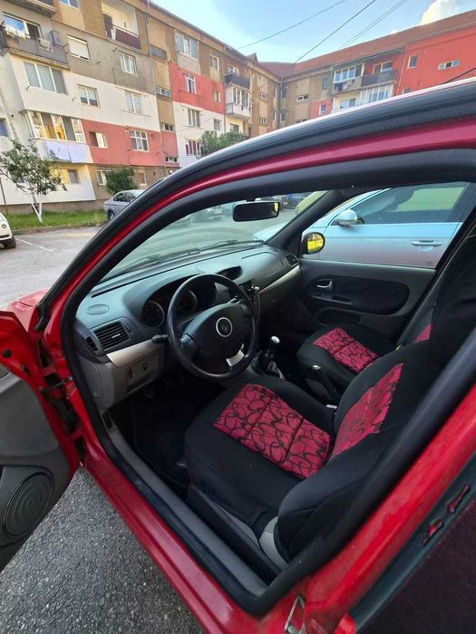 Vand Renault Symbol an 2010 benzina pret negociabil