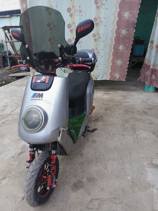 Скутер Сотилади нархи 400 д состояниями зор янги аккумулятор койилган