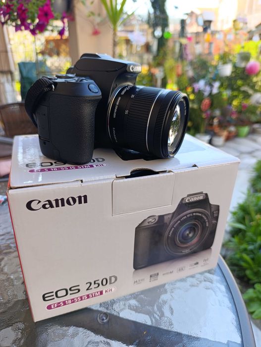 НОВО ФОТОАПАРАТ CANON EOS 250 D + ОБЕКТИВ EF-S 18-55