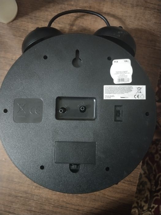 Продаю настенные  часы будильник