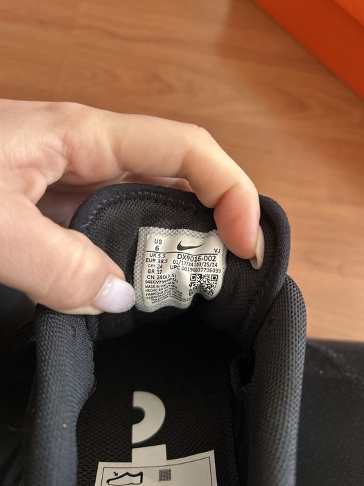 Чисто нови Маратонки Nike