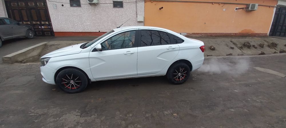 Лада веста 1.6 2015