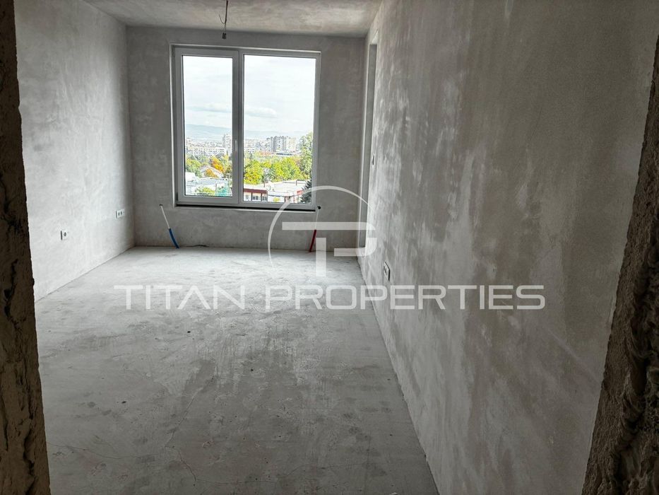 Тристаен за продажба в кв. Студентски град