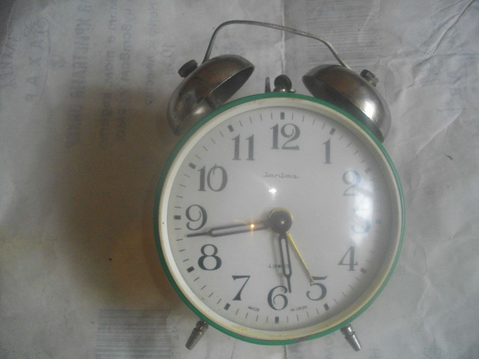 JANTAR/ SLAVA-Made in USSR-Часовници/Будилници-СССР-ЗА РЕМОНТ/За Части