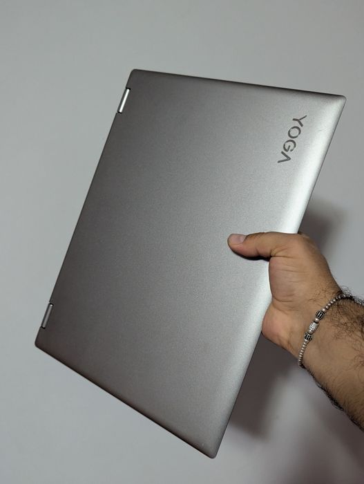 Lenovo yoga 520 i5 8250u 8gb ram SSD