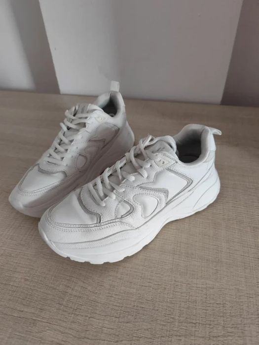 Zara Marco Tozzi Pull&Bear Massimo Dutti