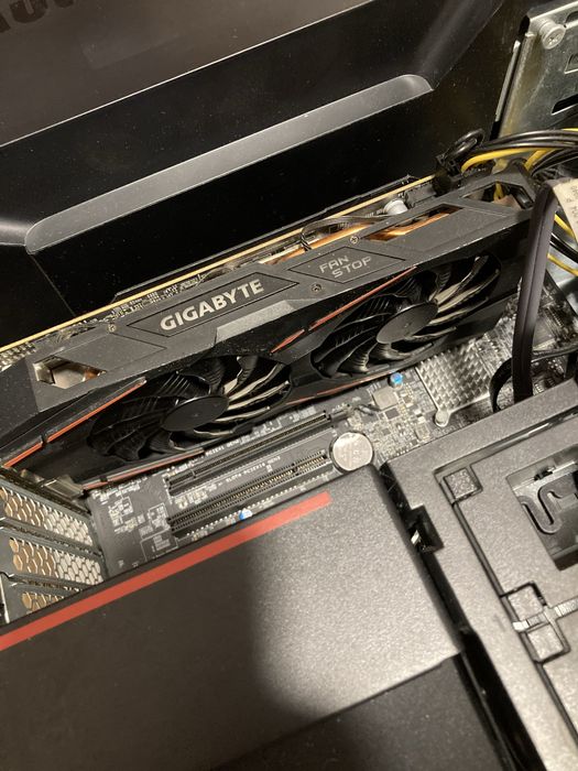 Vand placa videoRx 580 8 gb perfecta