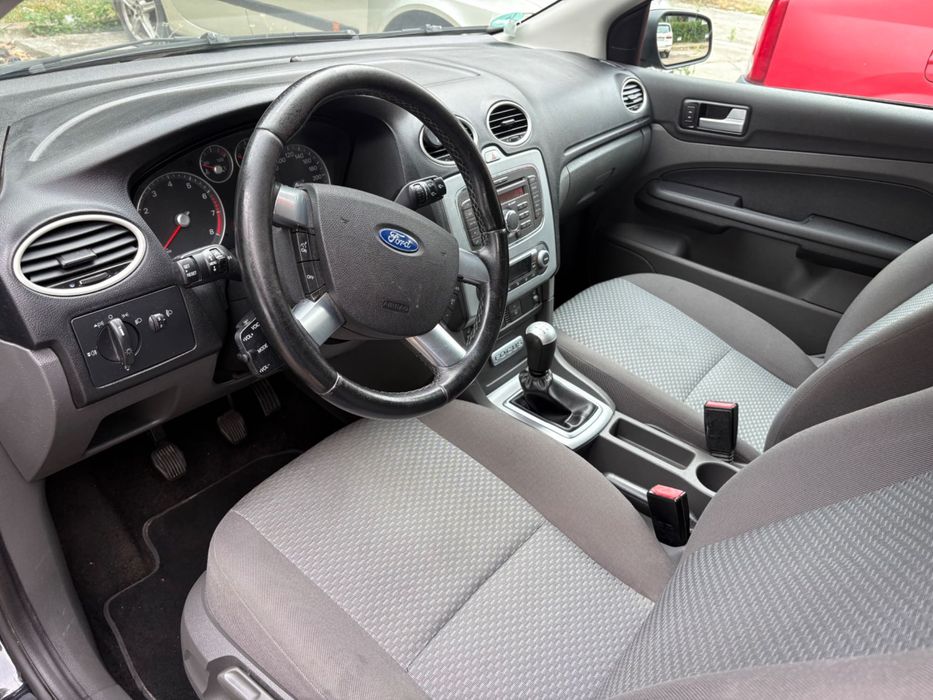 Vând Ford Focus 1.8 Benzină