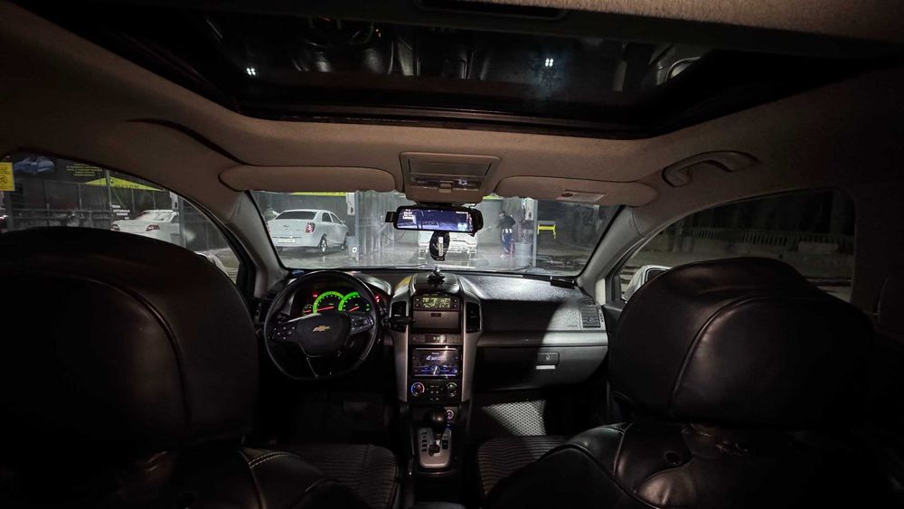 2009-yilgi Chevrolet Captiva 3.2 (avtomat, lyukli) sotiladi.