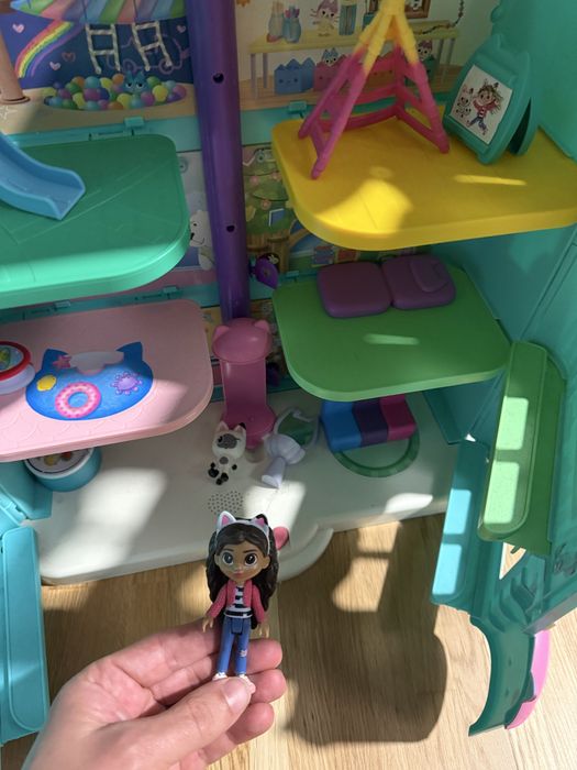 Gabby’s dollhouse