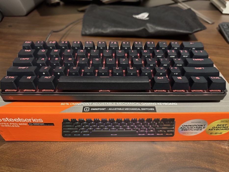 SteelSeries Apex Pro Mini Wireless  Hall Effect - stare foarte buna