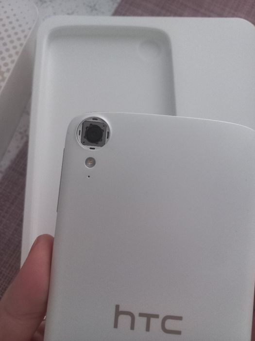 Телефон HTC desire 828 работещ