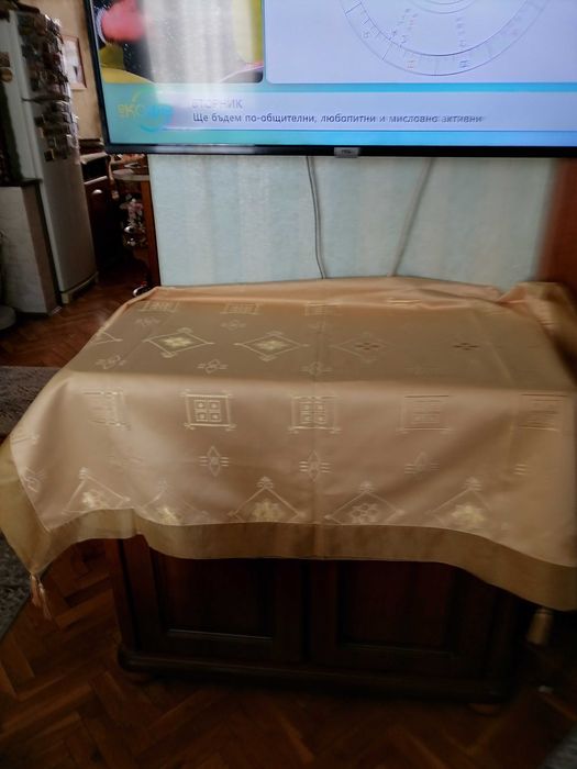 Красива гръцка покривка за маса от плътна коприна