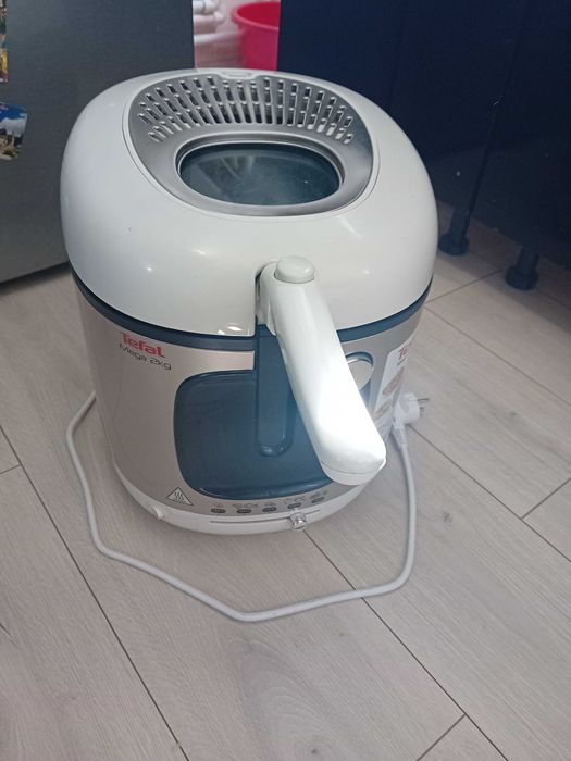 Friteuza Tefal Mega FR480015, XXL, 2100 W, 3.3L, temperatura ajustabila 150-190°C, filtru mirosuri neplacute, alb/gri