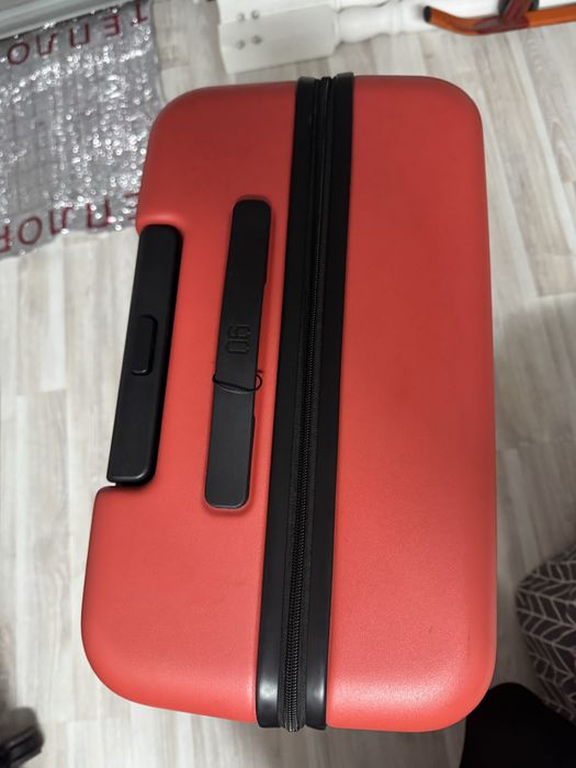 Продам чемодан Xiaomi размер M