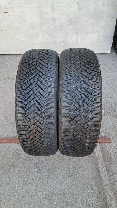 2 бр Зимни гуми 235 65 17 Laufen