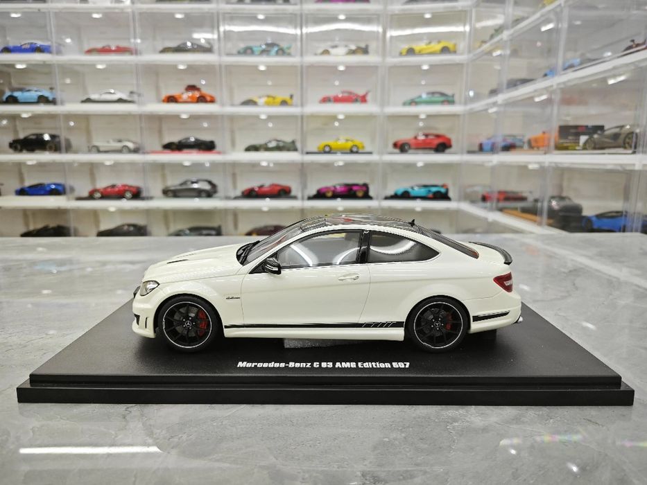 Mercedes Benz W204 C63 AMG Original 1:18 Limited Edition