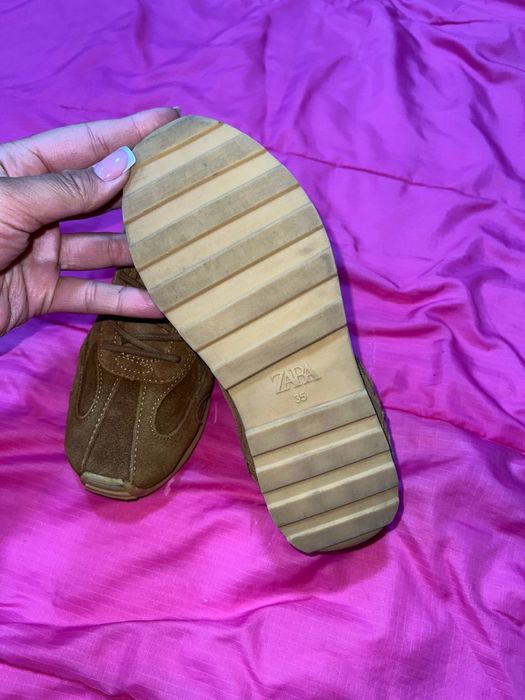 Продается бренд Зара обувь  кроссовки хорошим состояни