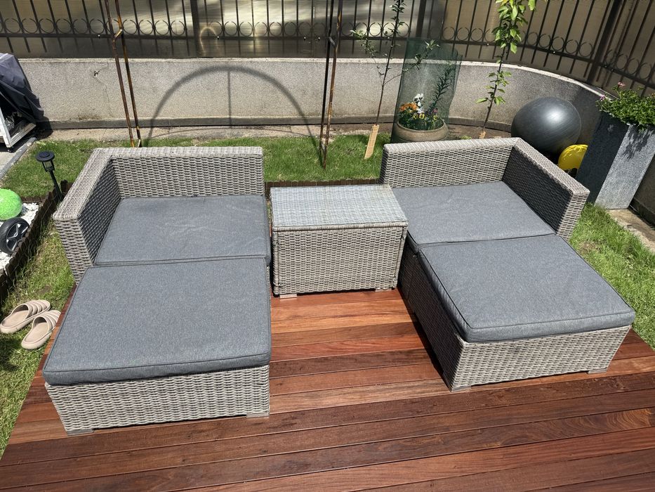 Vand mobilier terasa, 4 fotolii si o masuta cu blat sticla, in stare foarte buna