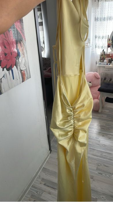 Rochii noi nepurtate superbe