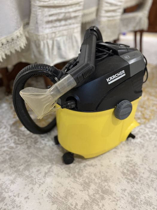 Продам моющий пылесос karcher se 5