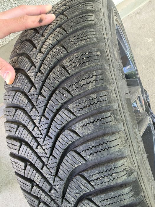 Vând/ Schimb 4 jante de aliaj Renault Dacia Kia Hyundai etc 4x100 R16 (6,5Jx16 ET 46 CB 63.3) cu 4 cauciucuri iarnă Hankook