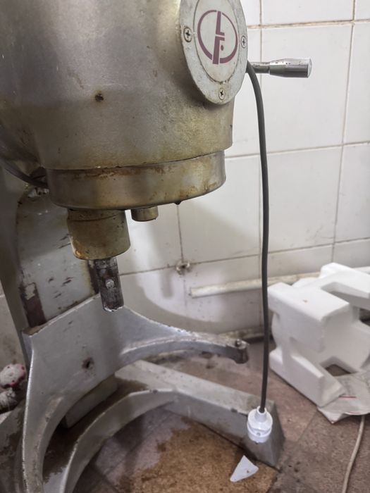 Mikser xamir qorovchi