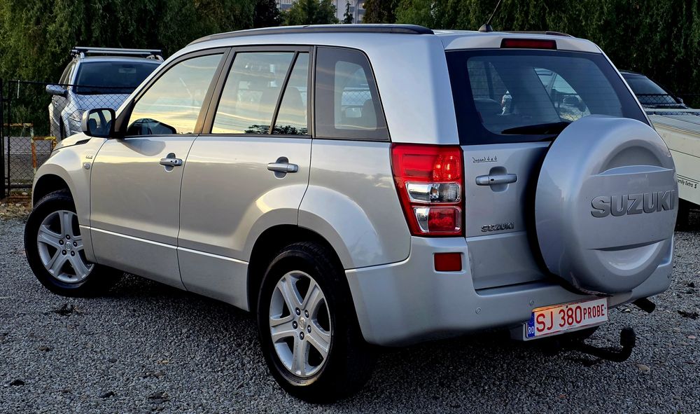 Suzuki Grand Vitara 1.9 DDiS 131 CP 4x4,reductor  xenon / Rate / Garanție  3790 euro