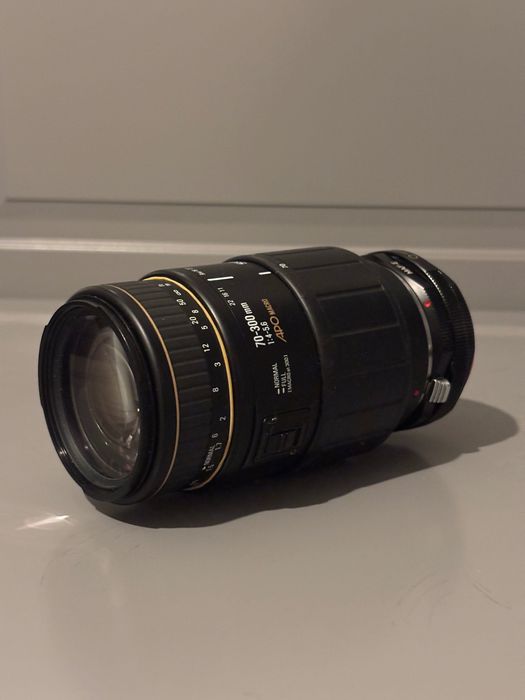 Sony A6000 + Sigma 70–300 APO Macro + kit lens + 3 baterii + accesorii