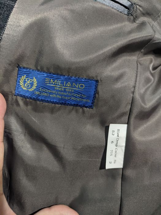 Продам пиджак в отличном состоянии .