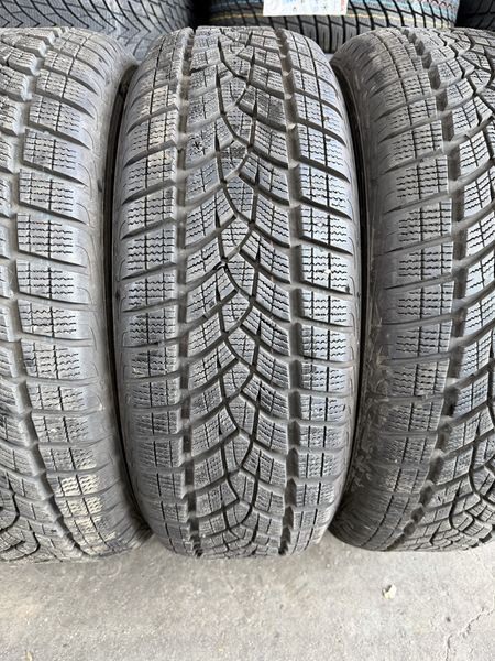 215/65/17 GOODYEAR 4бр