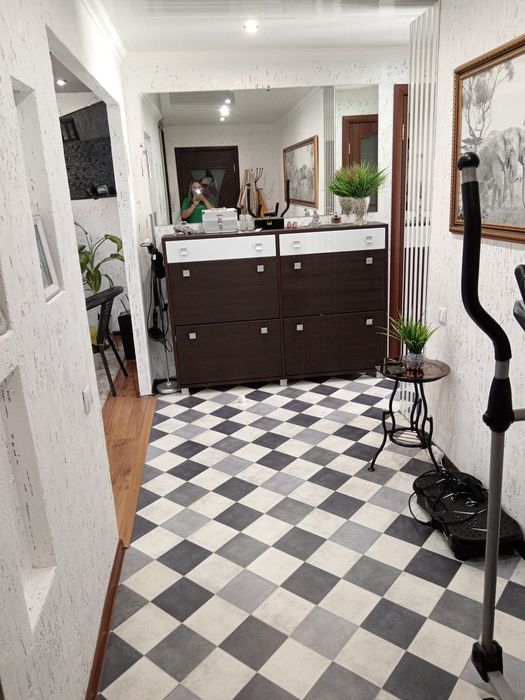 2-ух комн. кв. в 6 мкр.