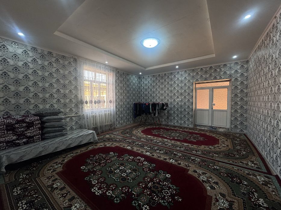 Karmana Mohinur toʻyxona tarafda 8 sotxli hovli sotiladi