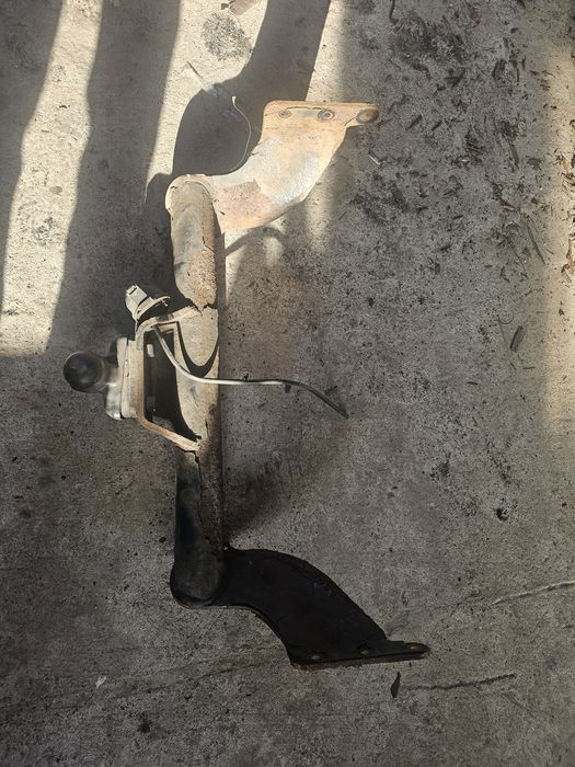 Cui remorca ford transit 2008