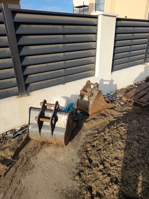 Miniexcavator de inchiriat