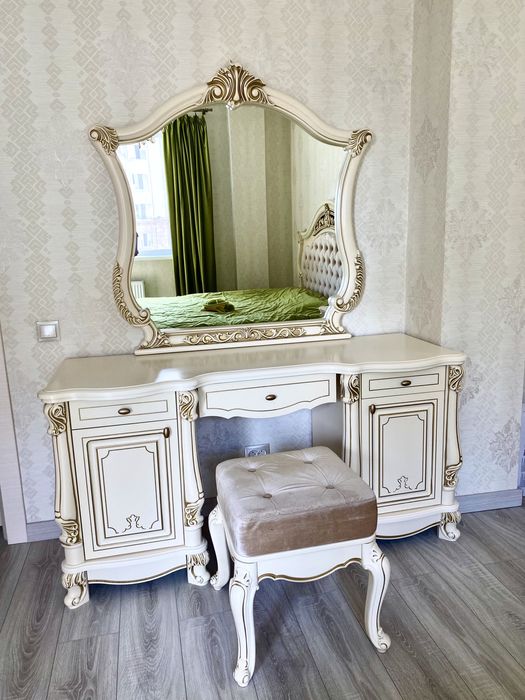 Продам спальный гарнитур Кассандра Россия