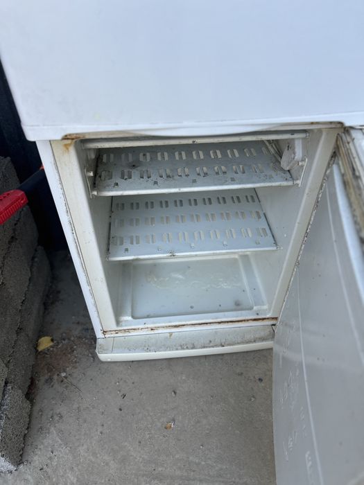 Холодильник Indesit