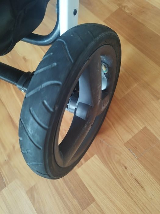 Vînd Cărucior folosit