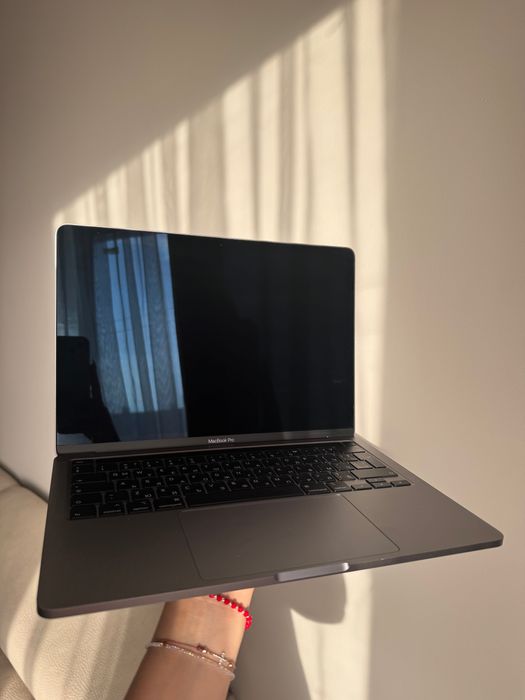 MacBook 13 Pro 2020 8GB/256GB