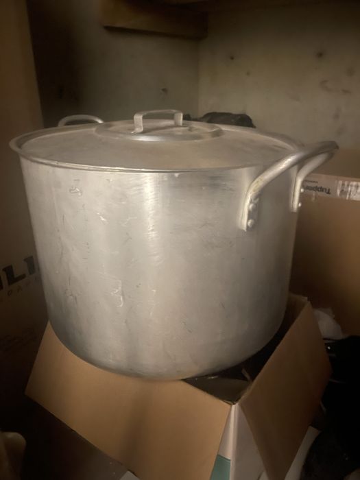 Продается кастрюль в очень хорошеи состоянии