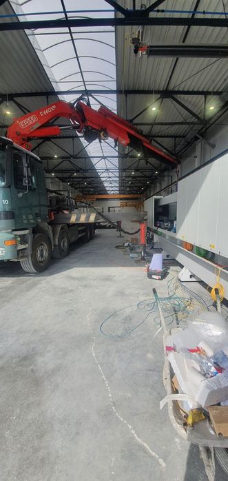 De inchiriat macara 100 t