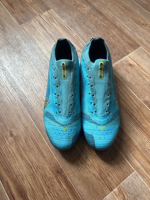 Продам бутсы найк