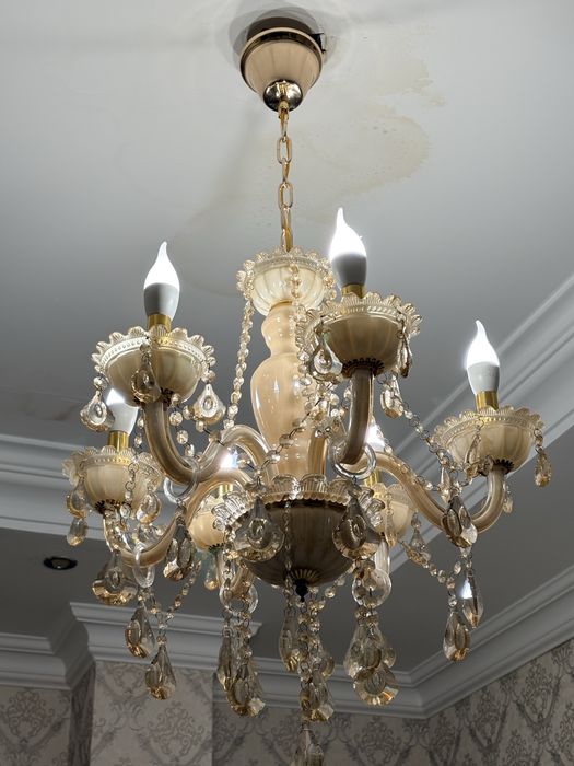 Люстры 2 разные