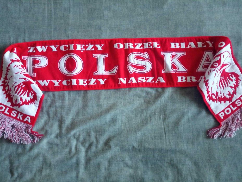 Шалове на футболни отбори и федерации