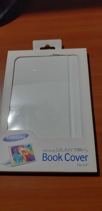 Vand/schimb Samsung Keyboard  bluetooth si Book cover sigilate Tab8,4"
