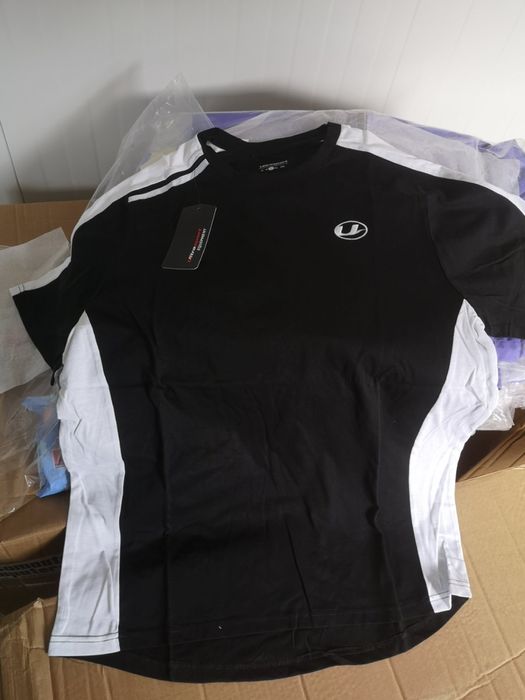 Продавм спортни дрехи